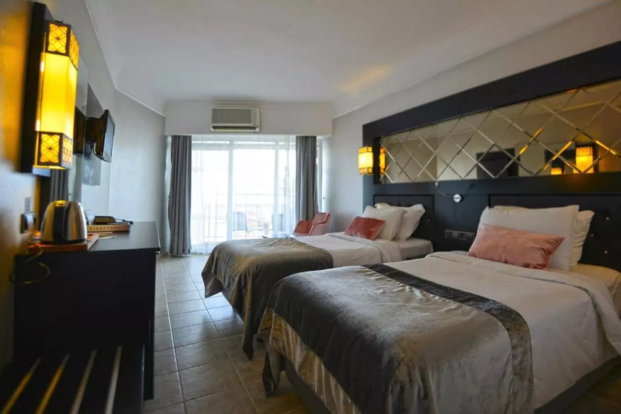 87796594 (Copy).jpg